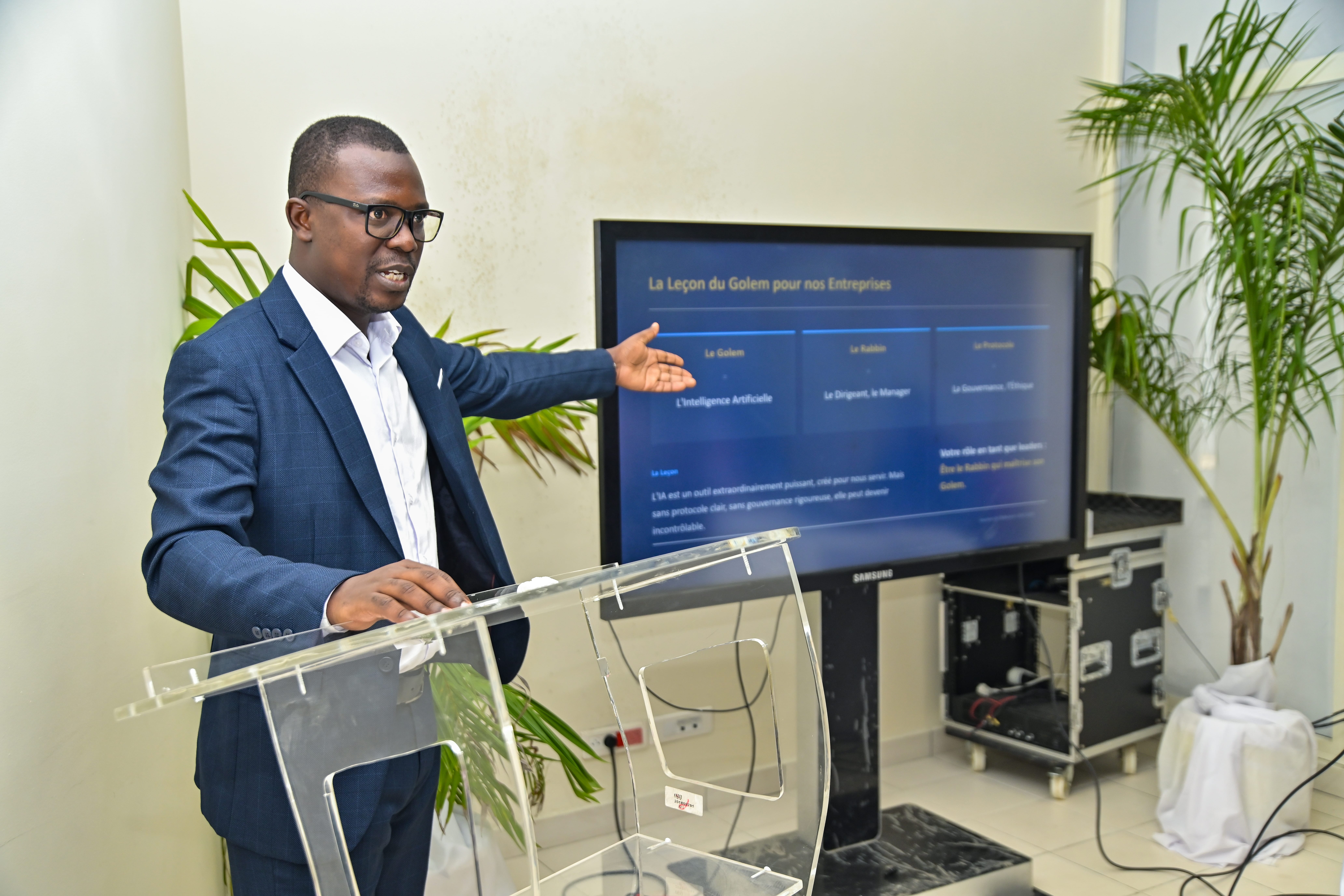 CAPITAL HUMAIN AUGMENTE L'INTELLIGENCE ARTIFICIELLE AU COEUR DE LA PERFORMANCE (9)