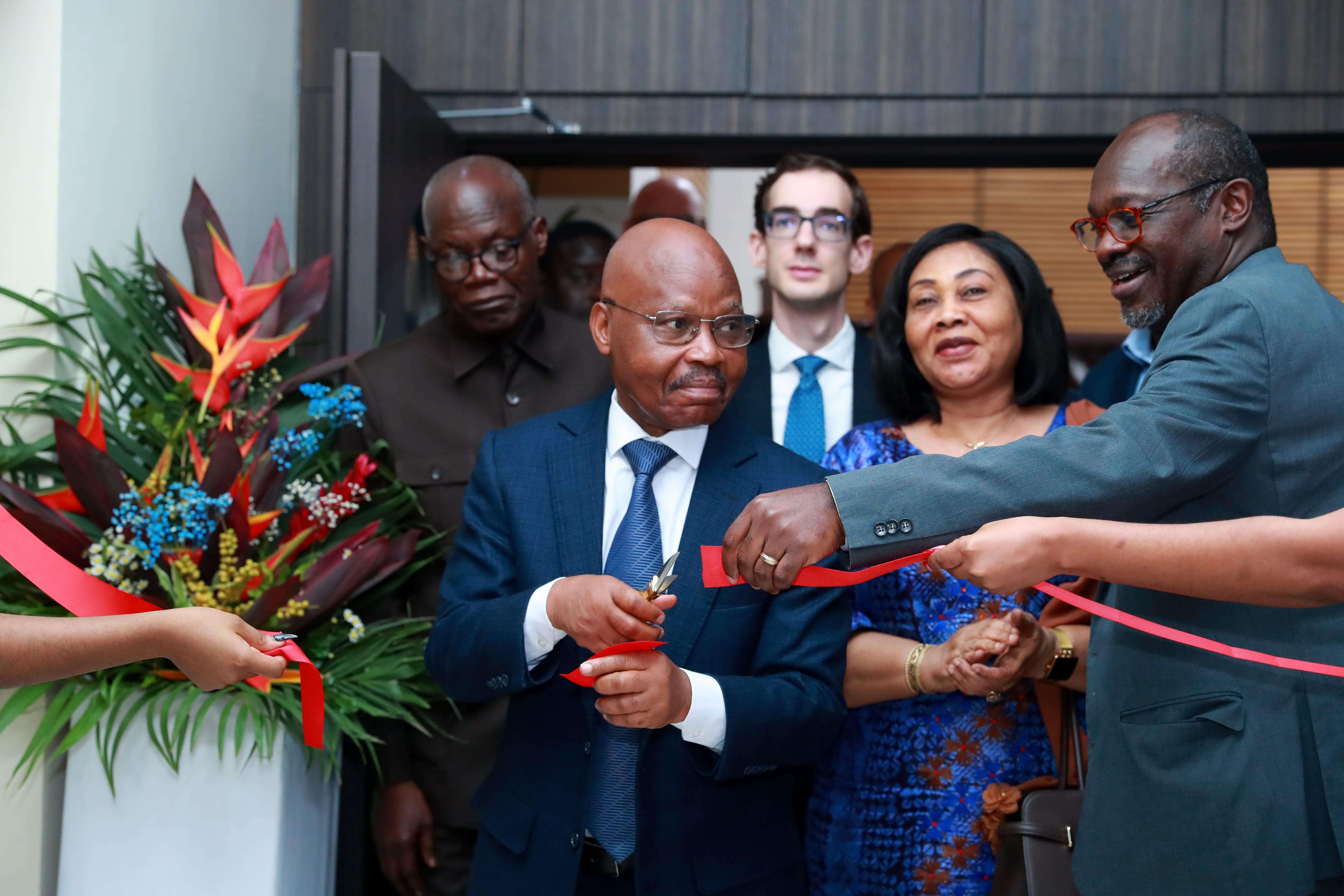 COUPURE DU RUBAN (4)